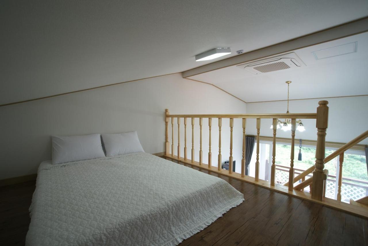 Good Day Pension Seogwipo Exterior foto